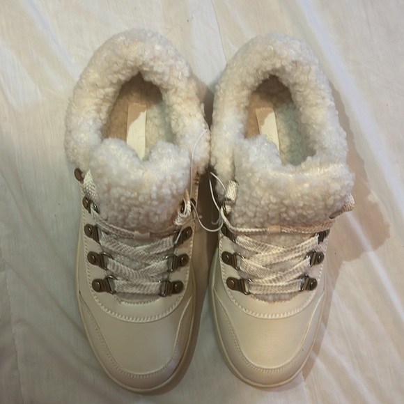 H&M Faux-leather lace-up sneaker’s. - Picture 3 of 4